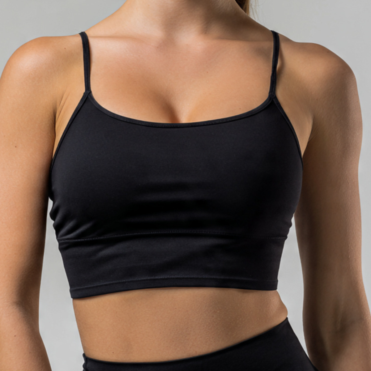 Top Alcinha com Bojo Preto - com Ajuste, Elegância e Conforto